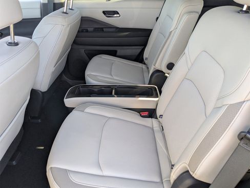 New 2026 Nissan Pathfinder SL image 27