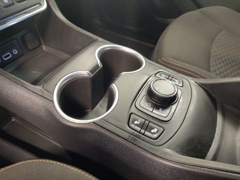 Used 2020 GMC Terrain SLE w/ Driver Convenience Package FWD image 26