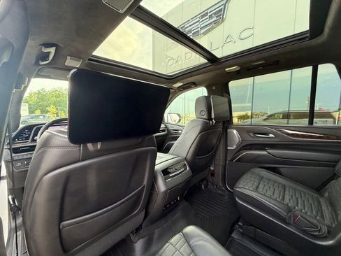 Used 2022 Cadillac Escalade Sport Platinum AWD/4WD image 16