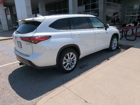 Used 2021 Toyota Highlander Limited AWD/4WD image 15