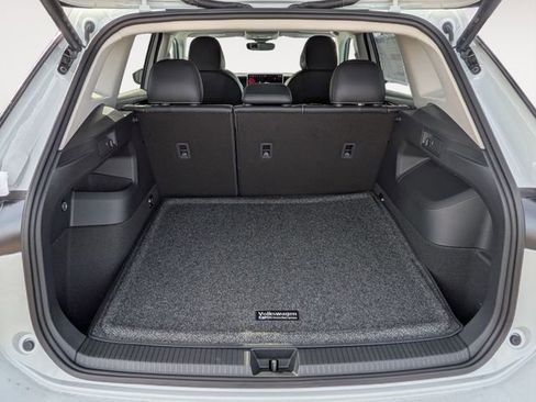 New 2026 Volkswagen Tiguan SE image 29