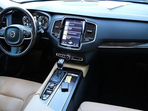 Used 2016 Volvo XC90 T6 Momentum AWD/4WD image 24
