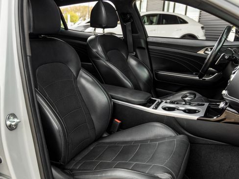 Used 2022 Kia Stinger GT2 image 45