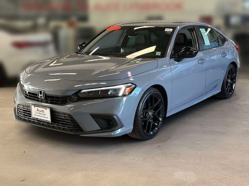 Used 2023 Honda Civic Sport image 3