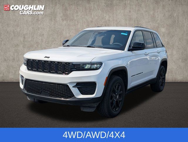 Used 2025 Jeep Grand Cherokee Altitude AWD/4WD image 4