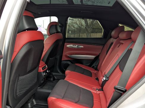 Used 2023 Genesis GV70 2.5T w/ Sport Prestige Package image 15