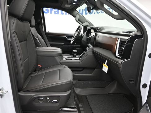 New 2026 GMC Sierra 1500 Denali AWD/4WD image 9