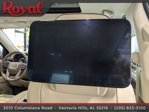 Used 2021 GMC Yukon XL Denali w/ Denali Premium Package RWD image 11