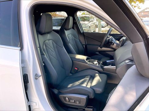 Used 2025 BMW X3 xDrive30i w/ Convenience Package image 9