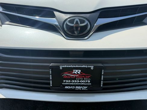 Used 2018 Toyota Sienna XLE w/ XLE Navigation Package AWD/4WD image 56