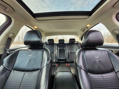 Used 2014 INFINITI Q50 S 3.7 Sedan 4D w/ Navigation Package image 19