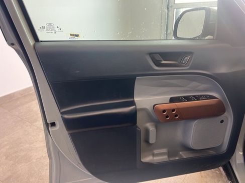 Used 2022 Ford Maverick Lariat w/ Lariat Luxury Package image 16