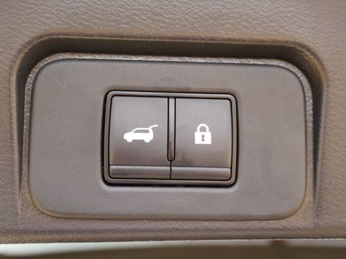 Used 2023 Nissan Rogue SL w/ SL Premium Package image 25