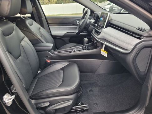 New 2026 Jeep Compass Latitude image 16