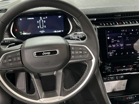 New 2026 Jeep Grand Cherokee L 4WD image 10