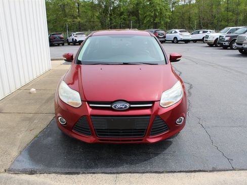 Used 2014 Ford Focus SE w/ Equipment Group 201A image 11