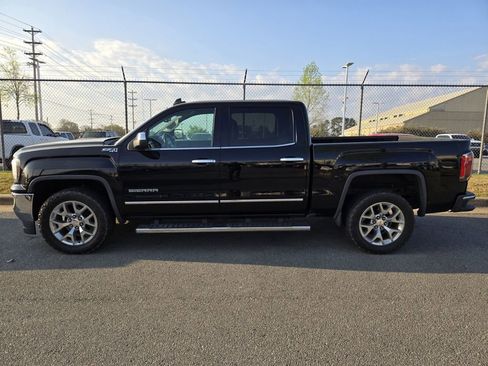 Used 2018 GMC Sierra 1500 SLT w/ SLT Premium Package image 2