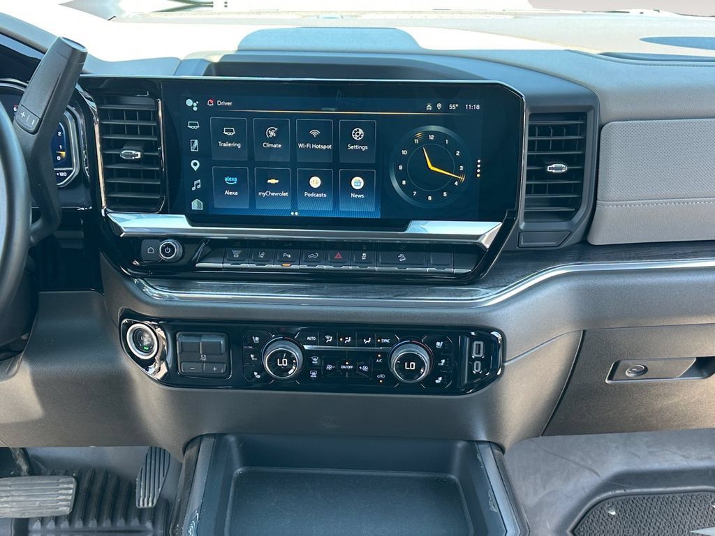 Used 2025 Chevrolet Silverado 2500 LTZ w/ LTZ Premium Package AWD/4WD image 11