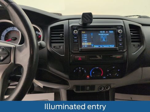 Used 2015 Toyota Tacoma PreRunner image 17