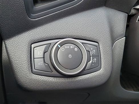 Used 2019 Ford Escape SE image 25