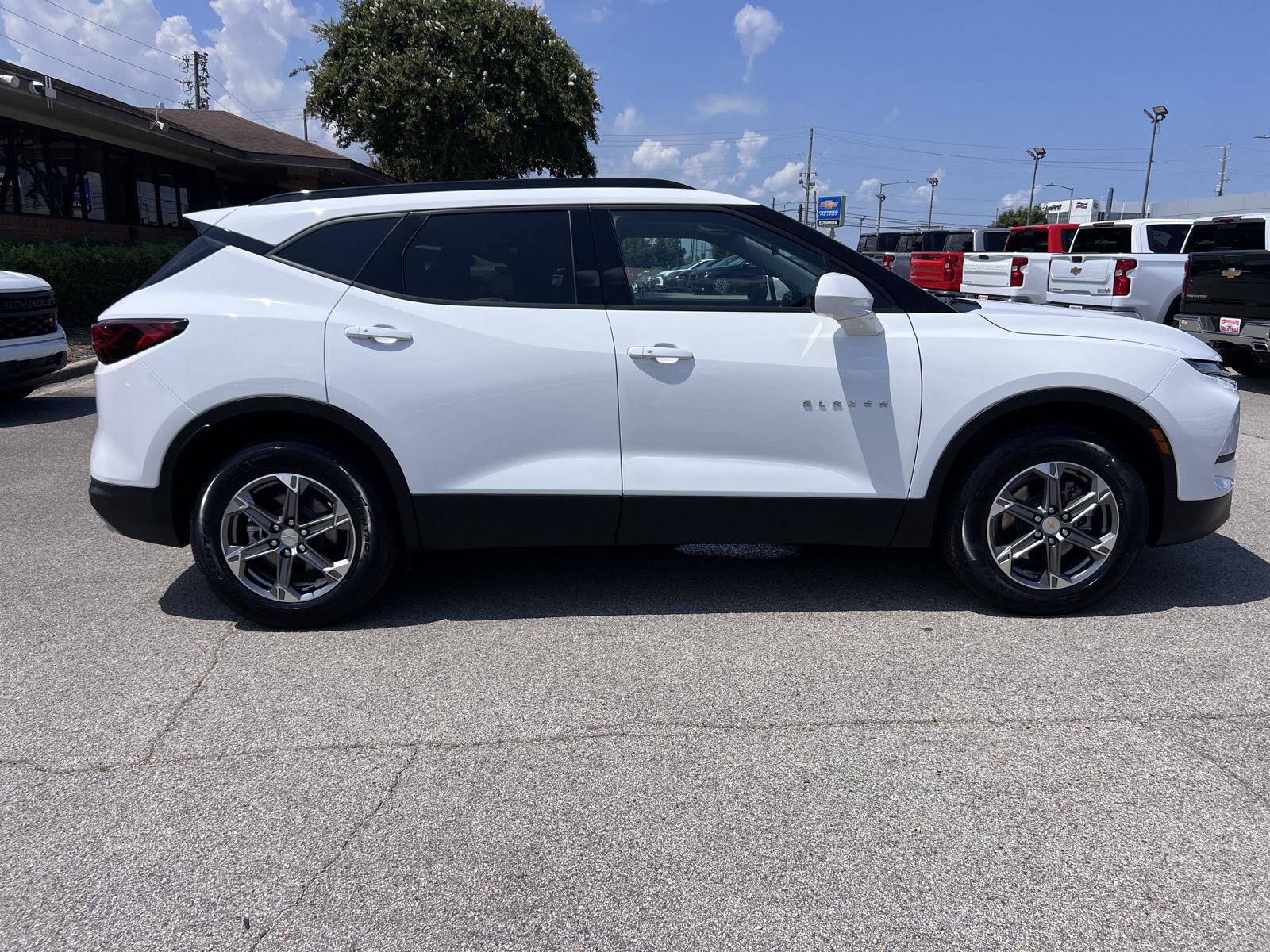 Used 2024 Chevrolet Blazer LT w/ Convenience Package FWD image 34