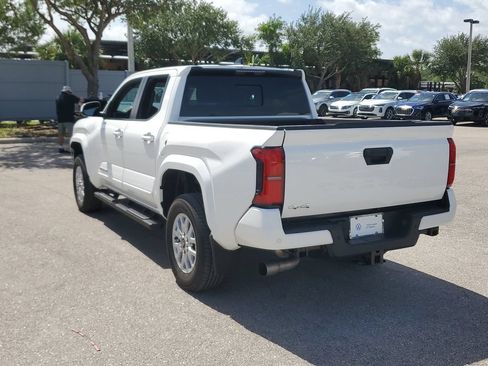 Used 2024 Toyota Tacoma SR5 AWD/4WD image 7