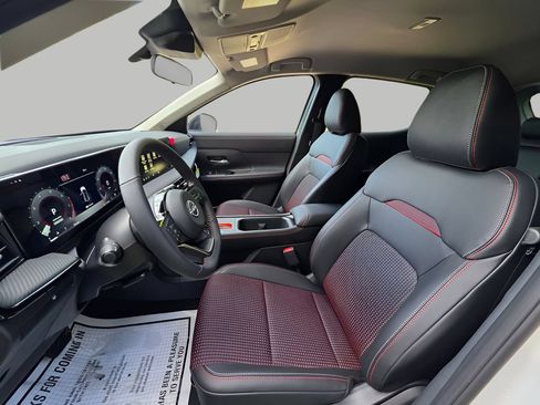New 2026 Nissan Kicks SR AWD/4WD image 15