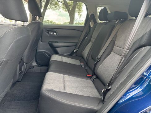 Used 2025 Nissan Rogue SV image 21