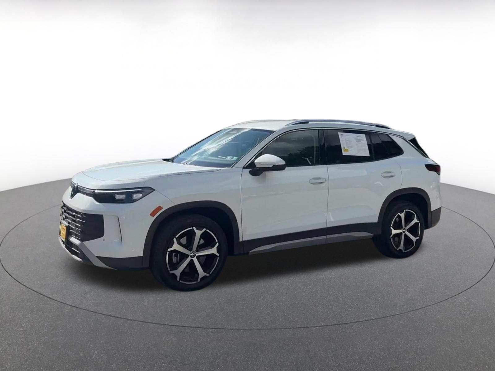 Used 2026 Volkswagen Tiguan SE AWD/4WD image 7