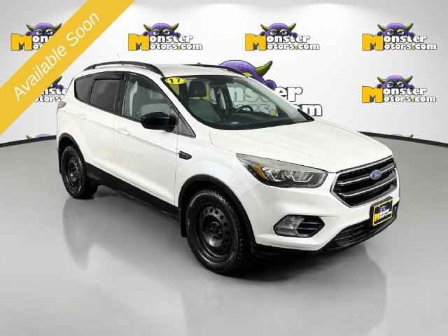 Used 2017 Ford Escape SE w/ Equipment Group 201A AWD/4WD image 3