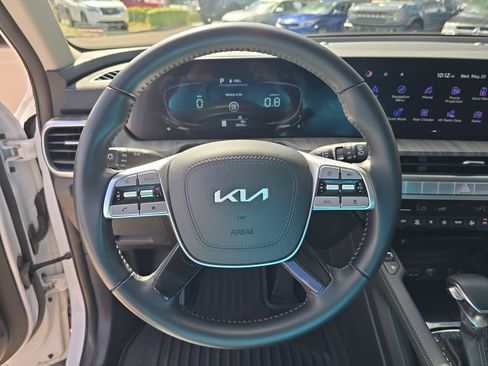 Certified 2023 Kia Telluride EX w/ EX Captain's Chair Package FWD image 33