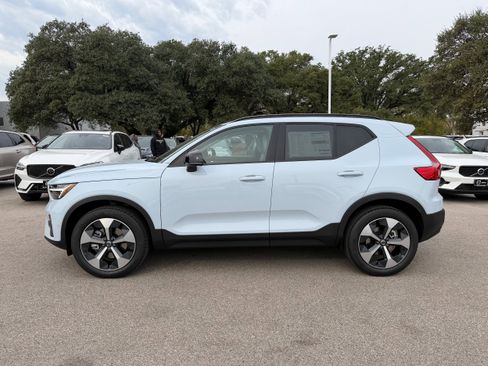 New 2026 Volvo XC40 B5 Plus w/ Protection Package Premier image 3
