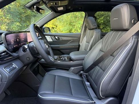 New 2026 Buick Enclave Avenir w/ Super Cruise Package image 8