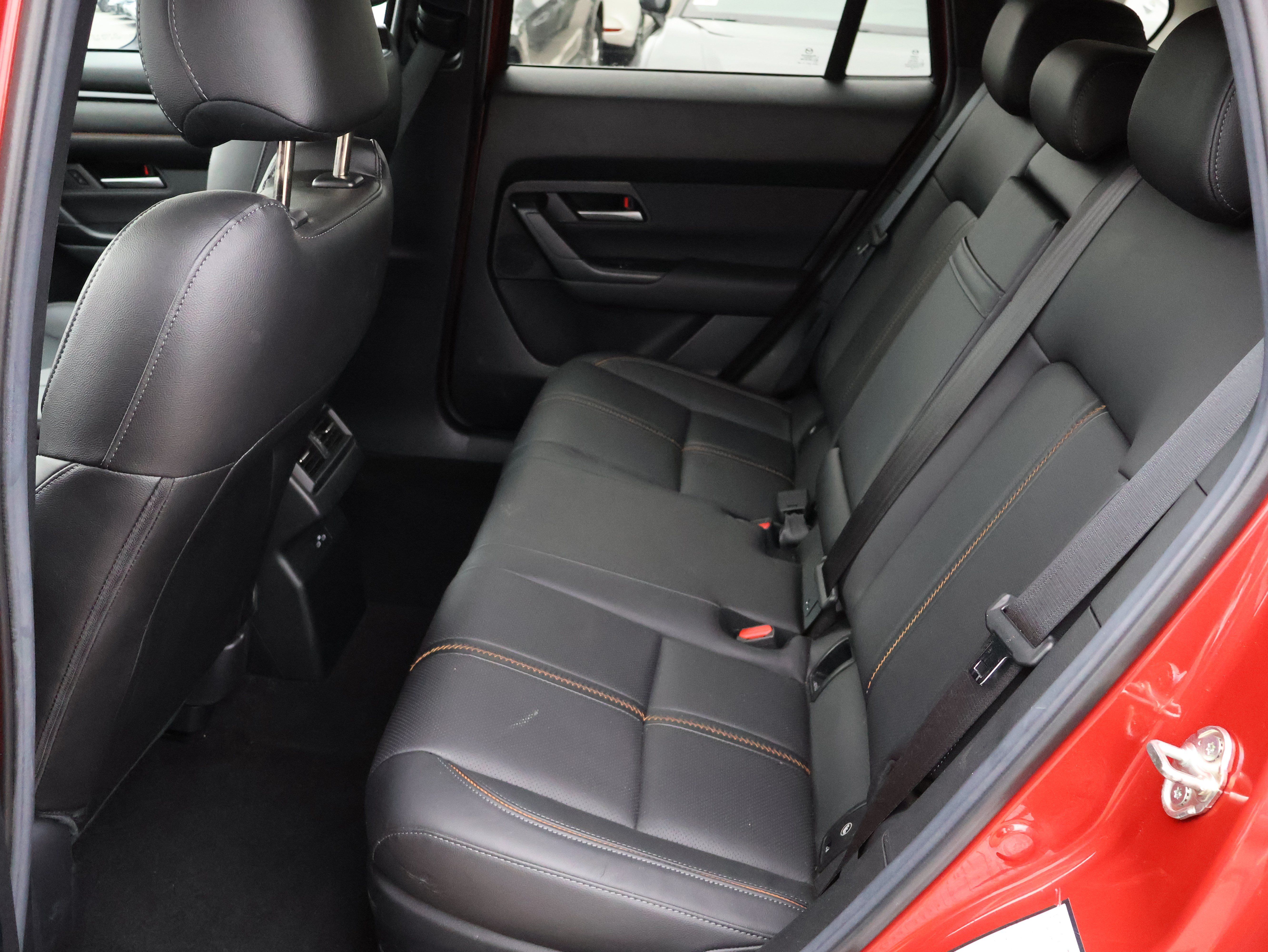 Used 2025 MAZDA CX-50 AWD 2.5 Hybrid w/ Premium Pkg image 17