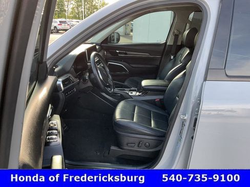 Used 2022 Kia Telluride EX w/ EX Premium Package AWD/4WD image 37