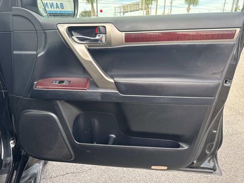 Used 2018 Lexus GX 460 image 14