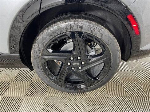 New 2026 Chevrolet Equinox EV RS image 17