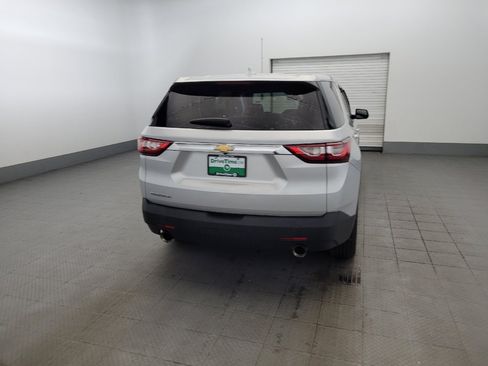 Used 2018 Chevrolet Traverse LS FWD image 7