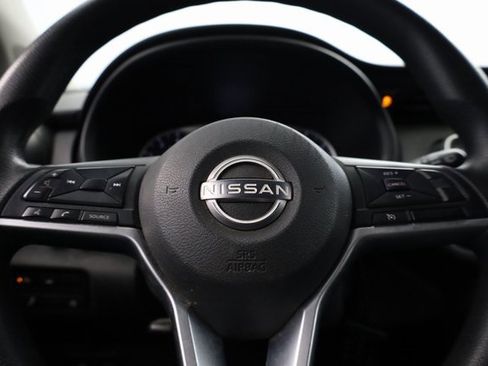 Used 2022 Nissan Kicks S image 15