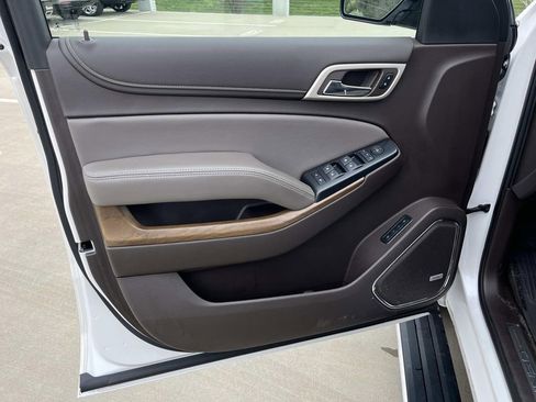 Used 2020 GMC Yukon XL Denali w/ Denali Premium Package image 26