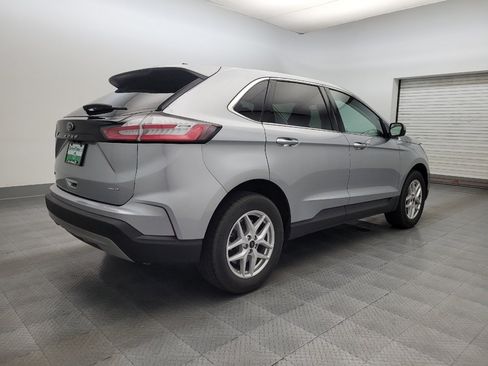 Used 2024 Ford Edge SEL image 9