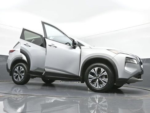 Used 2023 Nissan Rogue SV image 49