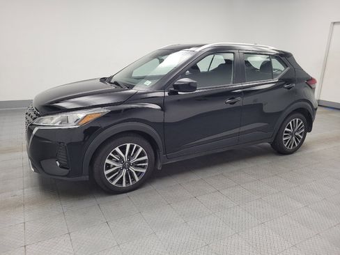 Used 2024 Nissan Kicks SV image 2
