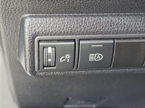 Used 2025 Toyota Corolla LE FWD image 24