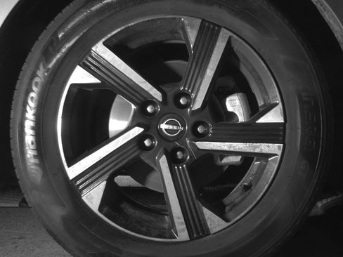 Used 2025 Nissan Sentra SV FWD image 16