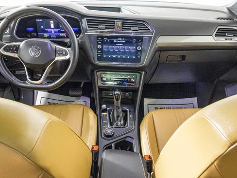 Used 2022 Volkswagen Tiguan SE w/ Panoramic Sunroof Package AWD/4WD image 26