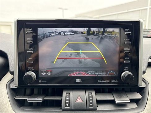 Used 2021 Toyota RAV4 XLE Premium image 25
