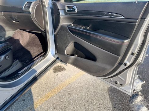 Used 2017 Jeep Grand Cherokee Trailhawk image 19