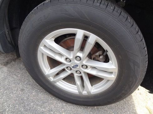 Certified 2020 Ford Explorer XLT w/ Comfort Package image 7