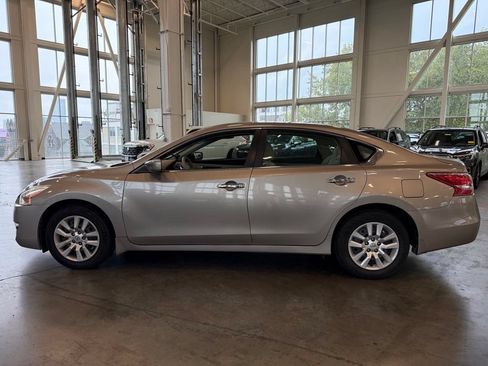 Used 2013 Nissan Altima 2.5 S FWD image 6